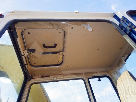 PC 90 รถเก่าญี่ปุ่นสวยจัด 2,000 กว่าชั่วโมง