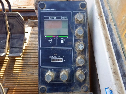 PC 90 รถเก่าญี่ปุ่นสวยจัด 2,000 กว่าชั่วโมง