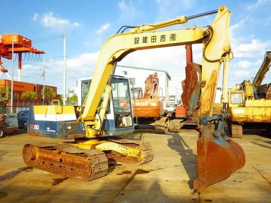 PC 90 รถเก่าญี่ปุ่นสวยจัด 2,000 กว่าชั่วโมง