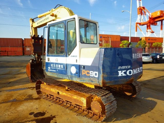 PC 90 รถเก่าญี่ปุ่นสวยจัด 2,000 กว่าชั่วโมง