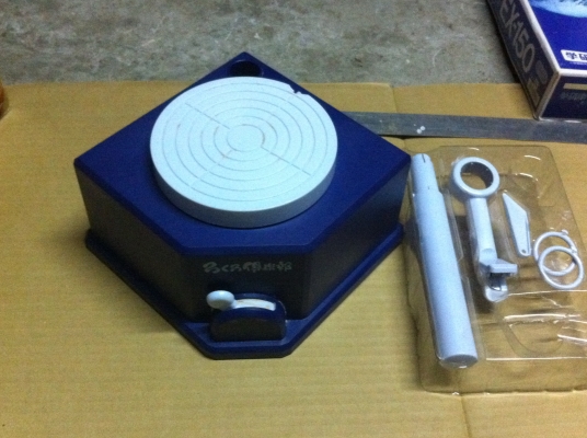 เครื่องหมุนจานเพื่อปั้นงานจากดิน ทำการขึ้นรูปง่ายได้รูปทรงที่สม่ำเสมอ