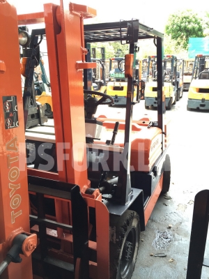 ขายฟอร์คลิฟท์ โตโยต้า 5FG25 เสาสูง 3 ม. จากประเทศญี่ปุ่น