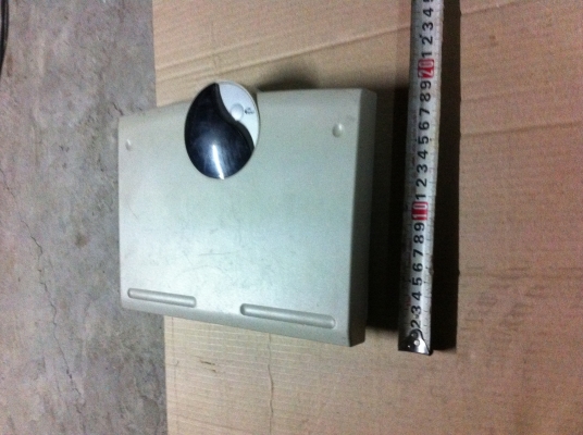 เครื่องขั่งน้ำหนักตัวดิจิตอล  รับน้ำหนักได้ 115 กก. ใข้ถ่าน 4 ก้อน