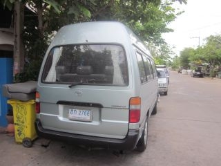 รถตู้หลังคาสูง พร้อมใช้