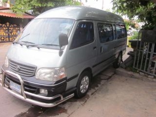 รถตู้หลังคาสูง พร้อมใช้