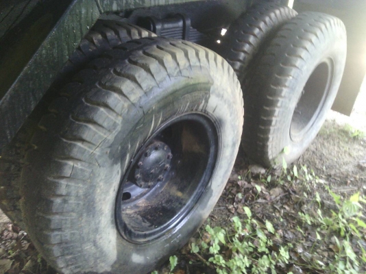 รถอีซูซุ 10 ล้อดั้ม ( จัมโบ้. ) เปลื่ยนเครื่อง 240 แรงม้า.   สนใจติดต่อ  081 - 6079515