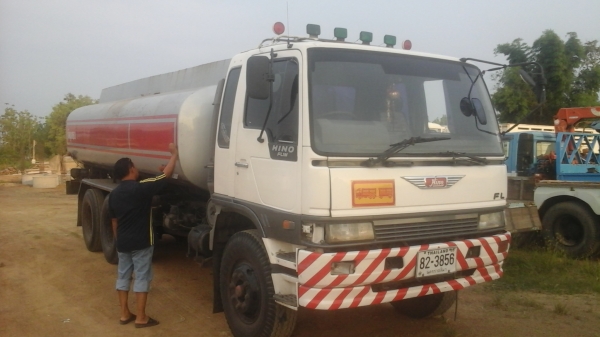 ขายด่วนรถบรรทุกนํ้า16000ลิตรHINOFL1Mเครือง220แรงปี38