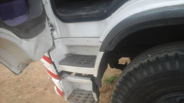 ขายด่วนรถบรรทุกนํ้า16000ลิตรHINOFL1Mเครือง220แรงปี38