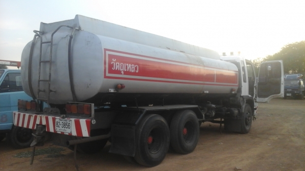 ขายด่วนรถบรรทุกนํ้า16000ลิตรHINOFL1Mเครือง220แรงปี38