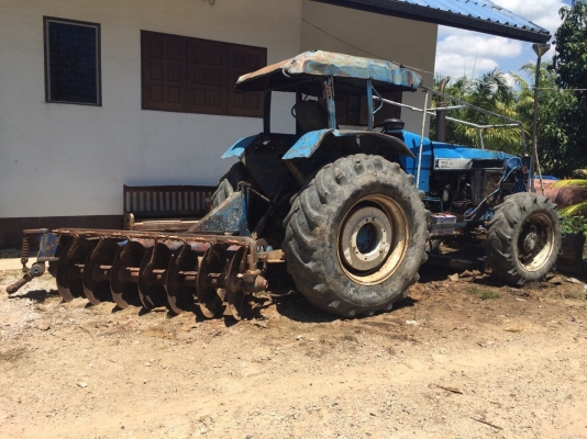 ขายรถไถ2เพลา FORD NEWHOLLAND 6640 สนใจโทร 081-970-1072