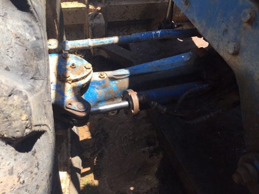 ขายรถไถ2เพลา FORD NEWHOLLAND 6640 สนใจโทร 081-970-1072