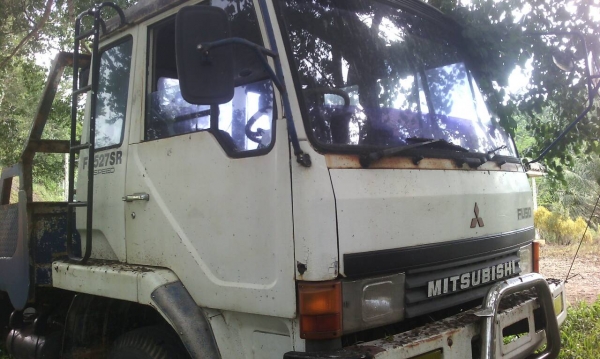 รถมิตซู 10 ล้อ ท้ายลาด FN527 - TD  191 แรงม้า.    สนใจติดต่อ  081 - 6079515