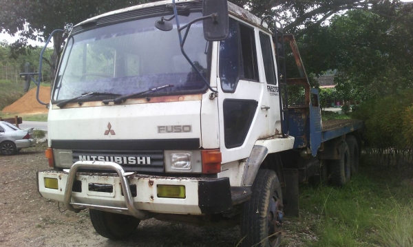 รถมิตซู 10 ล้อ ท้ายลาด FN527 - TD  191 แรงม้า.    สนใจติดต่อ  081 - 6079515