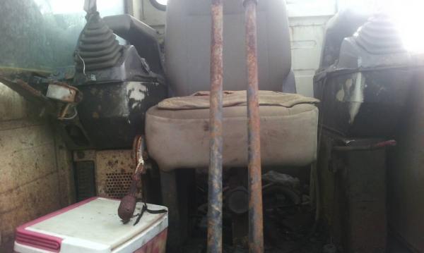 รถแบคโฮ KOMATSU  PC 200 - 5      สนใจติดต่อ  081 - 6079515