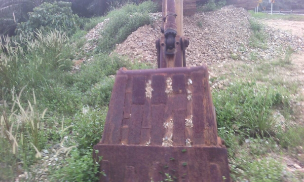 รถแบคโฮ KOMATSU  PC 200 - 5      สนใจติดต่อ  081 - 6079515