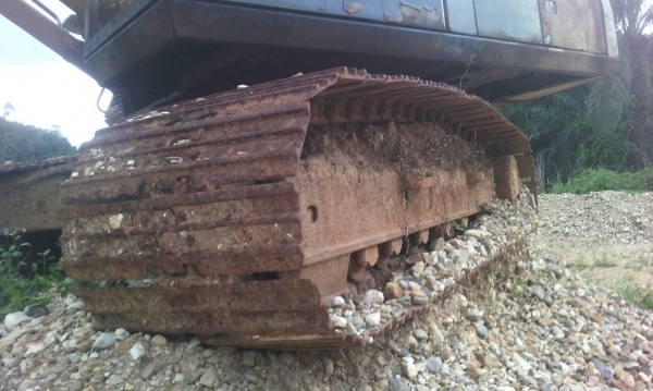 รถแบคโฮ KOMATSU  PC 200 - 5      สนใจติดต่อ  081 - 6079515