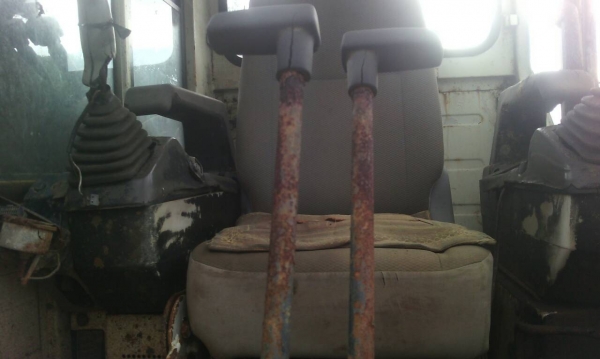 รถแบคโฮ KOMATSU  PC 200 - 5      สนใจติดต่อ  081 - 6079515