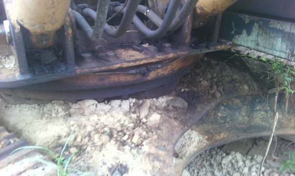 รถแบคโฮ KOMATSU  PC 200 - 5      สนใจติดต่อ  081 - 6079515