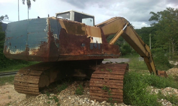 รถแบคโฮ KOMATSU  PC 200 - 5      สนใจติดต่อ  081 - 6079515