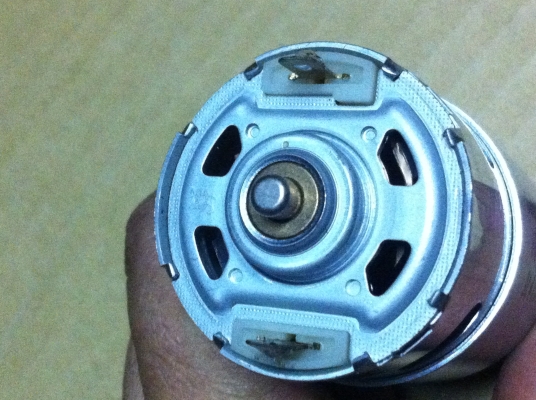 มอเตอร์ DC  ขนาดยาวถึง 10  cm. เส้นผ่าศูนย์กลางแกนโต 5-6 มม. ใข้แบตเตอรีต่อใข้งานได้ตั้งแต่ 6 - 36 V. แรงบิดเยอะออกตัวดี