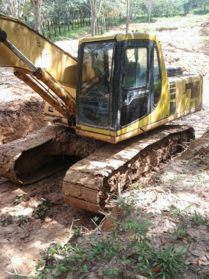 รถแบคโฮ KOMATSU  PC 200 - 6.   สนใจติดต่อ  081 - 6079515