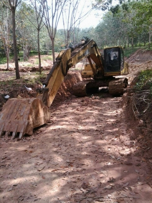 รถแบคโฮ KOMATSU  PC 200 - 6.   สนใจติดต่อ  081 - 6079515