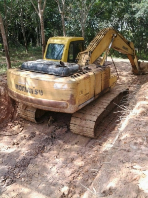 รถแบคโฮ KOMATSU  PC 200 - 6.   สนใจติดต่อ  081 - 6079515