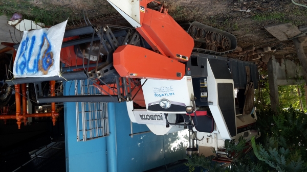ขายครับรถเกี่ยว kubota dc60 Plus ปี54 ขายครับรถเกี่ยว kubota dc60 Plus ปี54