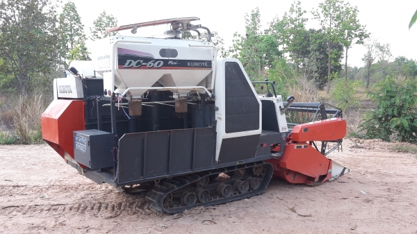 ขายครับรถเกี่ยว kubota dc60 Plus ปี54 ขายครับรถเกี่ยว kubota dc60 Plus ปี54