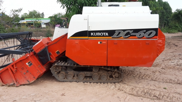 ขายครับรถเกี่ยว kubota dc60 Plus ปี54 ขายครับรถเกี่ยว kubota dc60 Plus ปี54