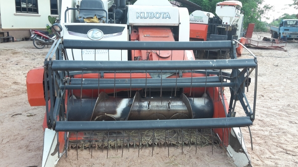 ขายครับรถเกี่ยว kubota dc60 Plus ปี54 ขายครับรถเกี่ยว kubota dc60 Plus ปี54