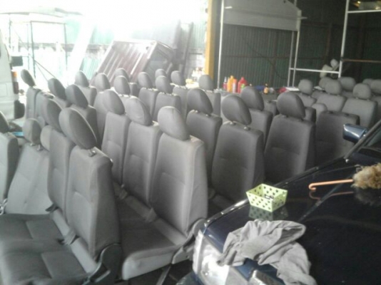 ขายเหมา &quot; เบาะรถตู้ commuter 4 ชุด &quot; สภาพดี ราคาถูก