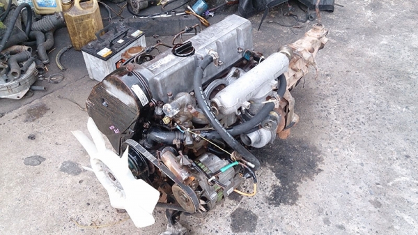 ขายเครื่องยนต์ดีเซลนิสสัน Ld20 Turbo