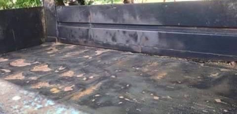 ISUZU NPR 120 HP 4HF1 ปี 39 หกล้อดั๊มพ์ กระบะดั๊มพ์เหล็ก 4 ตันความยาว 3.60 เมตรสภาพดีพร้อมใช้งานได้เลยครับ เครื่องยนต์ฝาดำเดิมๆแรงดีไม่เยิ้ม ภายในเก๋งคอนโซลครบพร้อม พวงมาลัยเพาเวอร์ ช่วงล่างใหญ่คานหน้ากับเฟือง F ครบแล้วครับ คัชซีมีดามฝั่งข้างถังน้ำมันที่เ