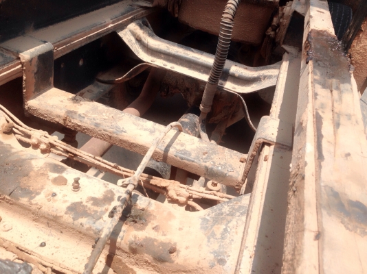 MITSUBISHI FUSO FN527 - 195 HP 6D16 TD 5670 สิบล้อดั๊มพ์ 2 เพลา กระบะดั๊มพ์เหล็ก 12 ตันของ KAC สภาพดีพร้อมบรรทุกหนักได้เลยครับ เครื่องยนต์แน่นแรงดีมากครับ เกียร์ 10 SPEED ภายในเก๋งคอนโซลสวยครบพร้อม แอร์เย็น พวงมาลัยเพาเวอร์ ระบบเบรคทริ๊ปฟี้ครบครัน ช่วงล่า