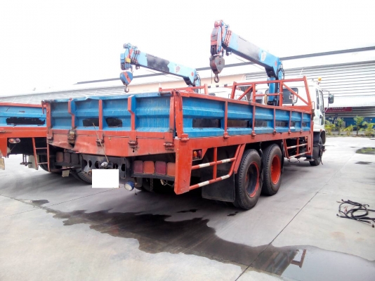 10 ล้อกะบะคอกเตี้ยเพลาเดียวติดเครน 5 ตัน 5 ปลอก ISUZU รุ่น เดก้า เครื่องยนต์ 200 แรงม้า