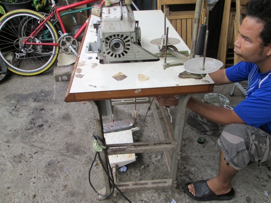 จักรพ้งจักรเพ้ง   ครับสภาพตามรูปเลยครับ  ขายลูกเปิดเทอมอะ