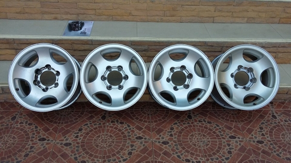 ขายล้อลาย vx80 16x8 off 0 สภาพใช้ได้