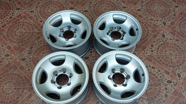 ขายล้อลาย vx80 16x8 off 0 สภาพใช้ได้