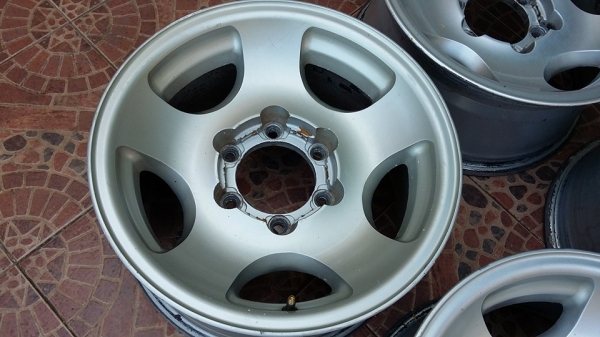 ขายล้อลาย vx80 16x8 off 0 สภาพใช้ได้