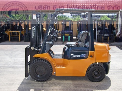 ขายรถ โฟล์คลิฟท์ TOYOTA รุ่น 7-FD25