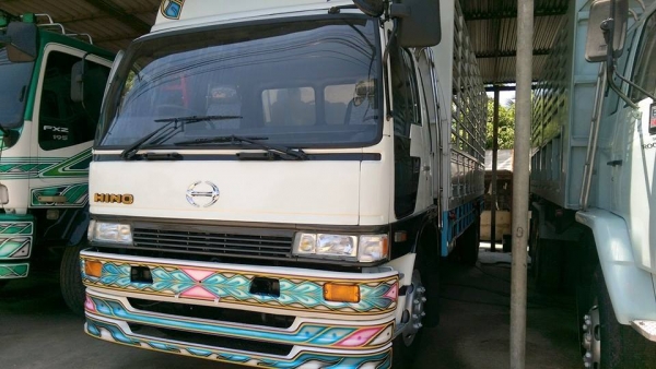 6ล้อ เครื่อง 195 แรง ยาว 6.50 รถสวยมากกก ราคาต่อรองได้คับ ยางเต็มทุกเส้น