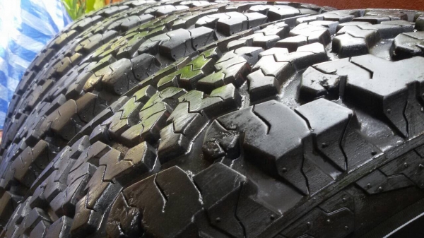 ยาง maxxis 980 at 265/65/17 ปี 13 ยาง maxxis 980 at 265/65/17 ปี 13