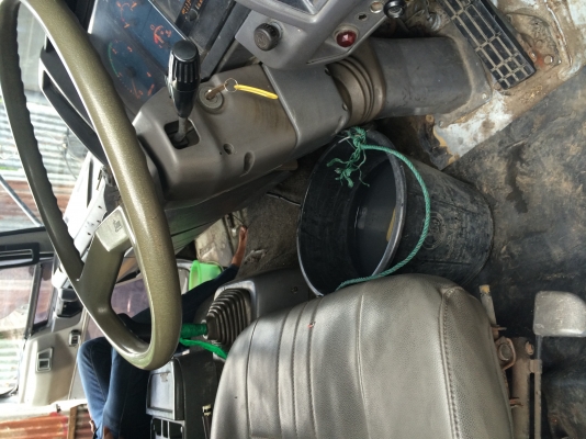 ขาย6ล้อ ตู้แห้ง10บาน ยาว 7.20 เครื่อง 195แรง