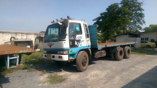 10 ล้อพื้นเรียบเพลาเดียว ขายตัดคับ 3 คัน คันละ 380,000 พาเวอร์ ทิฟฟี่ ยางเต็ม 10 เส้น