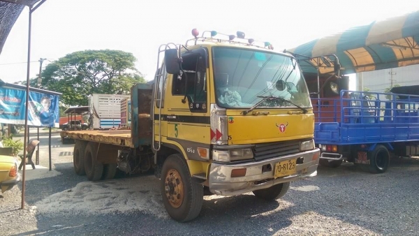 10 ล้อพื้นเรียบเพลาเดียว ขายตัดคับ 3 คัน คันละ 380,000 พาเวอร์ ทิฟฟี่ ยางเต็ม 10 เส้น