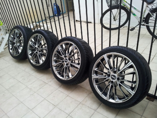 ขายแม็ก พร้อมยาง 205-45-ZR17 สภาพดี สวย 4รู100 แบล็คโคมหน้ากระจก