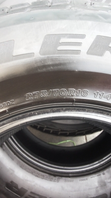 ขายยางยีราฟ Bridgestone ปียาง 40/11  *** 275-70-16  ใครสนใจมาก่อนได้ก่อนคราฟ พระราม2ซอย50 หรือเอกชัย69  มีชุดเดียวคราฟ ราคาสุดท้าย 3.500 บาท สนใจคุยกันไดคราฟ โรจน์ 094-482-2294 *** 081-7456-282