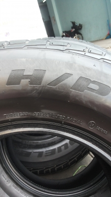 ขายยางยีราฟ Bridgestone ปียาง 40/11  *** 275-70-16  ใครสนใจมาก่อนได้ก่อนคราฟ พระราม2ซอย50 หรือเอกชัย69  มีชุดเดียวคราฟ ราคาสุดท้าย 3.500 บาท สนใจคุยกันไดคราฟ โรจน์ 094-482-2294 *** 081-7456-282