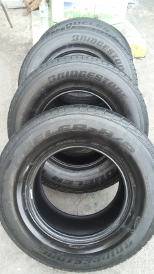 ขายยางยีราฟ Bridgestone ปียาง 40/11  *** 275-70-16  ใครสนใจมาก่อนได้ก่อนคราฟ พระราม2ซอย50 หรือเอกชัย69  มีชุดเดียวคราฟ ราคาสุดท้าย 3.500 บาท สนใจคุยกันไดคราฟ โรจน์ 094-482-2294 *** 081-7456-282